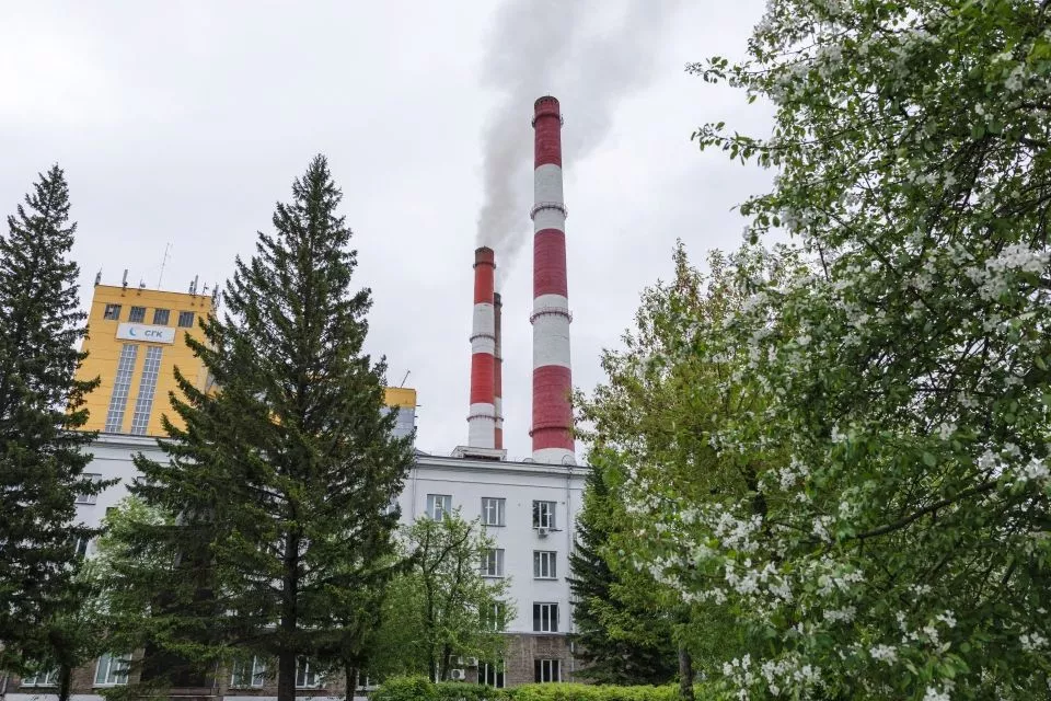 Назаровская ГРЭС начала установку системы автоматического контроля выбросов на дымовой трубе № 2