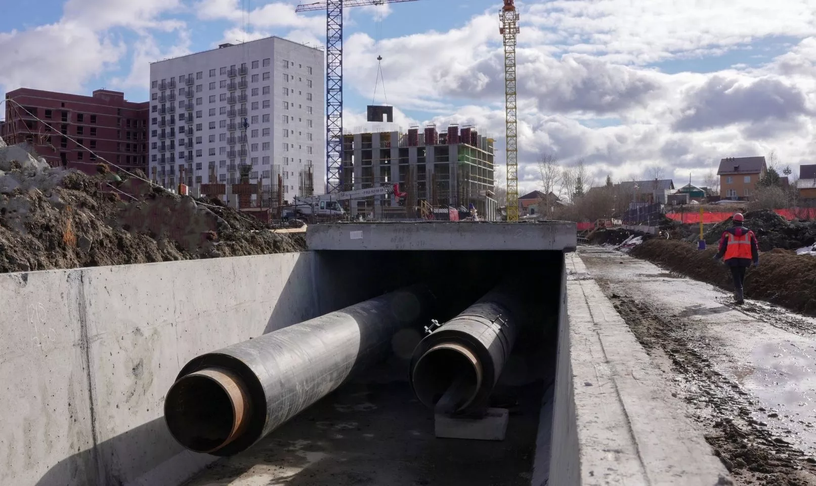 СГК строит теплосети на берегу реки Иня