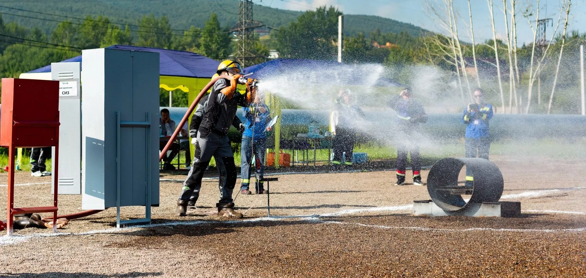 В Красноярске прошли соревнования среди пожарных дружин СГК