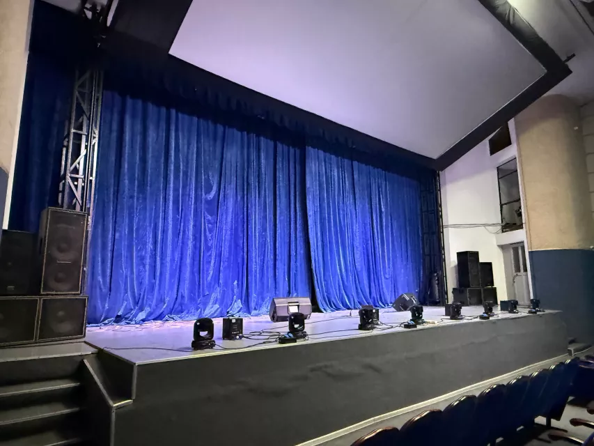 Сцена сияет, история оживает: грантовая поддержка Фонда Мельниченко и СГК в Назарове