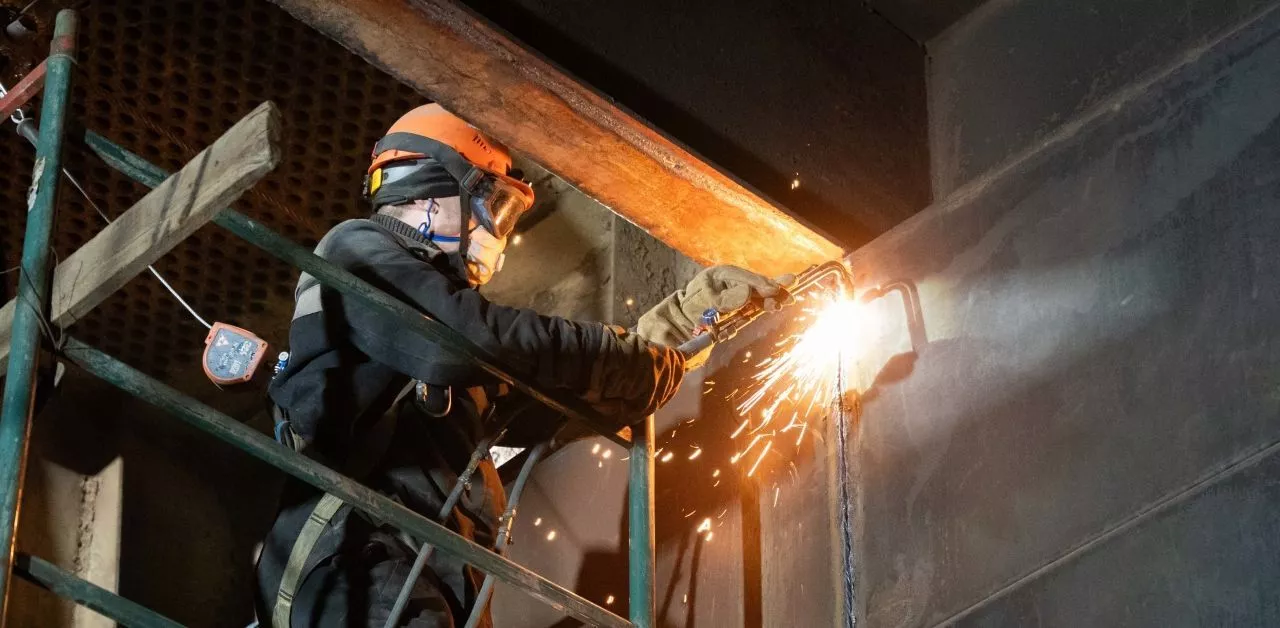 На Новосибирской ТЭЦ-3 монтируют новые секции воздухоподогревателя