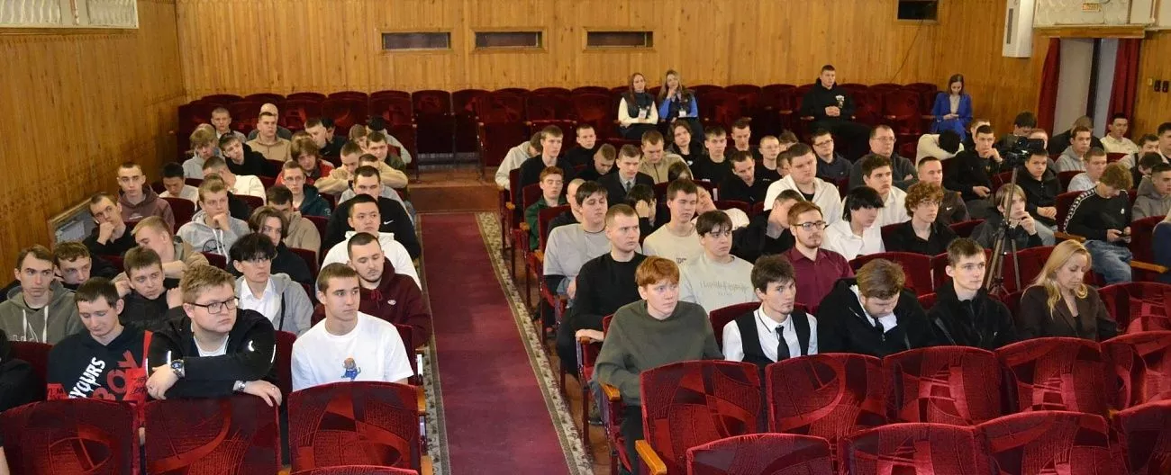 Студенты Алтайского государственного колледжа узнали о преимуществах работы в СГК 